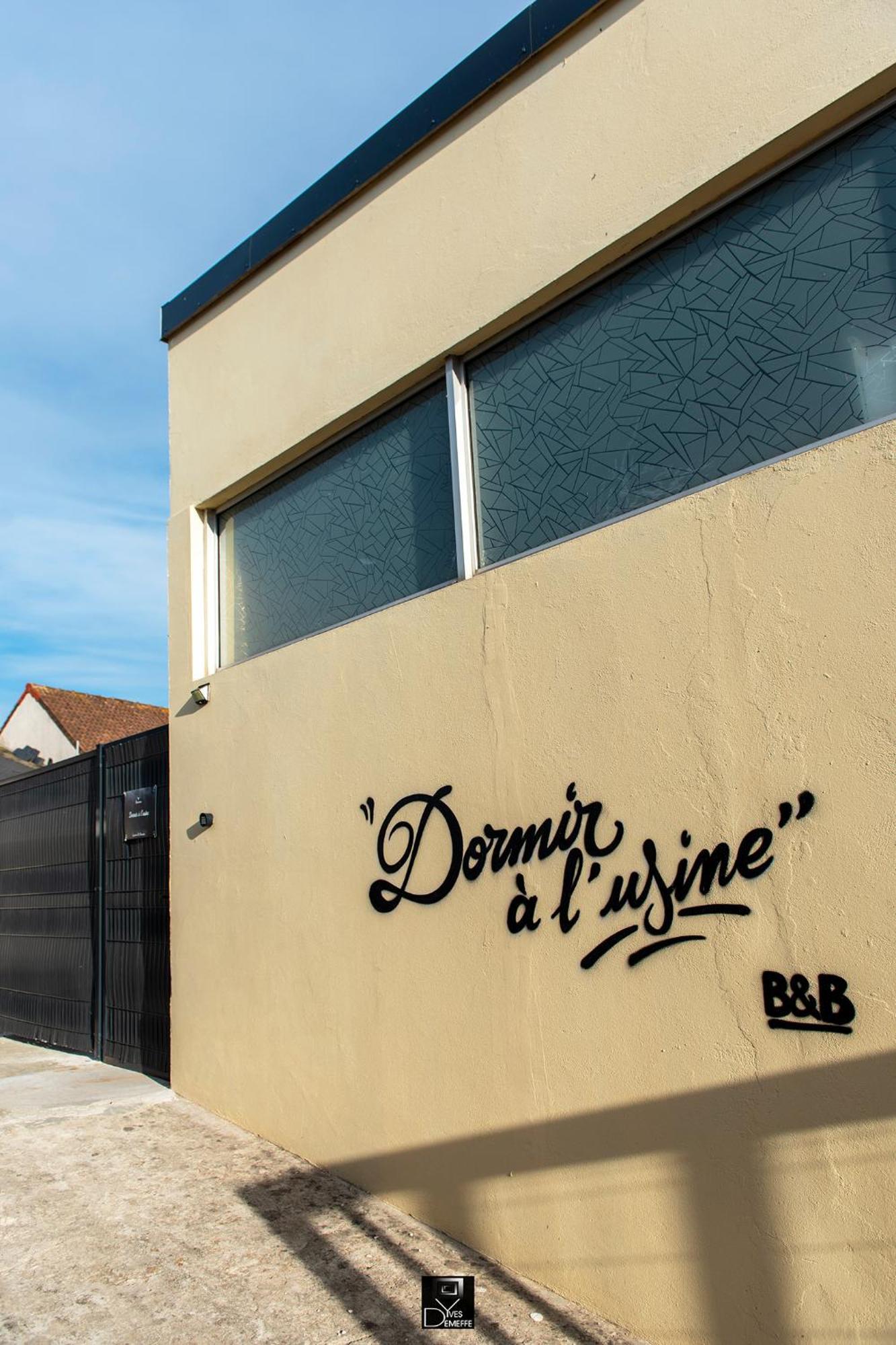 Dormir A L'Usine Loft Industriel Atypique Saint-Quentin-Lamotte-Croix-au-Bailly Exterior photo